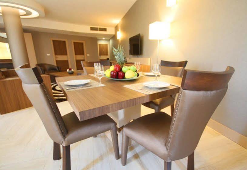 Titanic Hotel & Spa Sulaymaniyah Eksteriør bilde A dining room